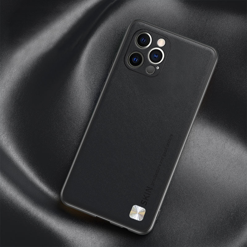 Pouzdro odolné proti nárazu pro iPhone 13 Pro Max 6,7palcový PU kožený kryt PC+TPU na telefon s kovovým dekorem Pouzdro odolné proti nárazu pro iPhone 13 Pro Max 6,7palcový PU kožený kryt PC+TPU na telefon s kovovým dekorem